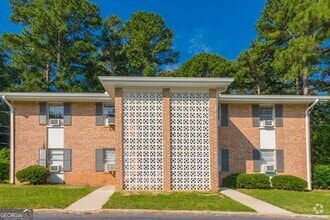 Building Photo - 200 Willow Rd