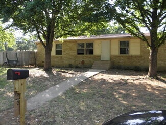 Building Photo - 301 Windmere Cir