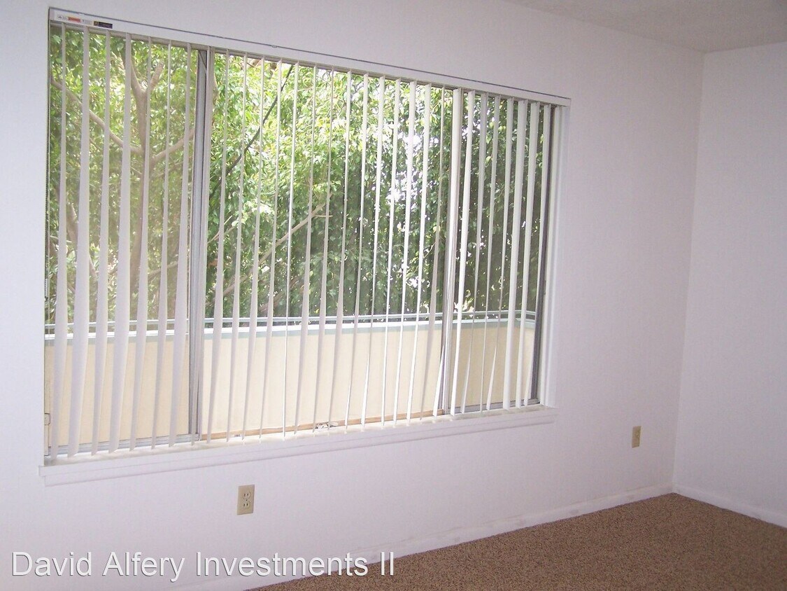 Foto principal - 8276-8288 Orchard Ave