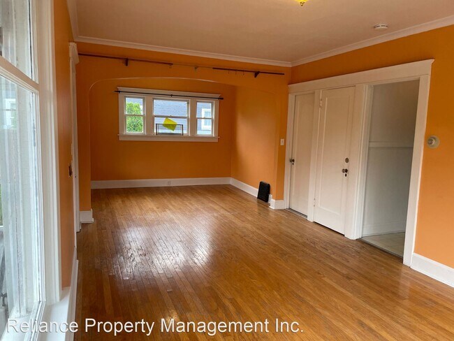 Building Photo - 3 br, 2 bath House - 3702 NE 12th Ave.