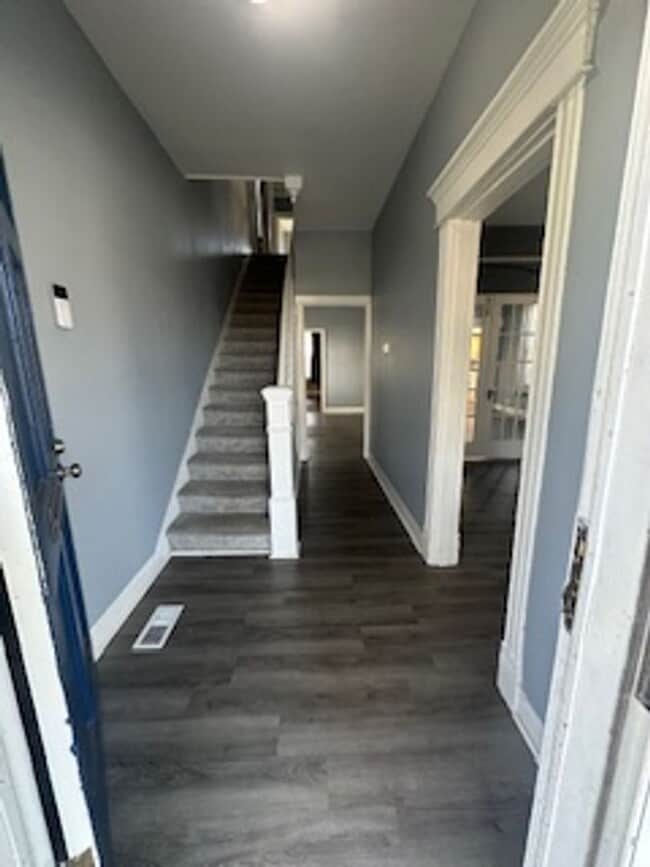 Photo - Beautiful House for Rent with Large Yard!