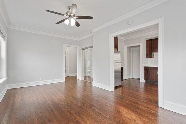 Foto del edificio - 1058 W Glenlake Ave