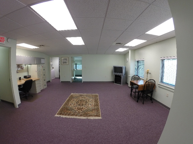 Sala de estar - 55 US Route 1 Byp