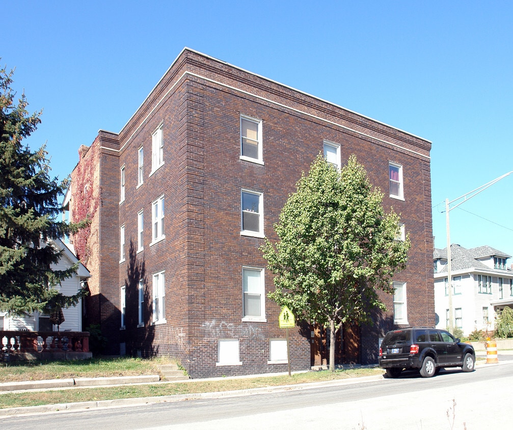 Primary Photo - 144 N Arsenal Ave