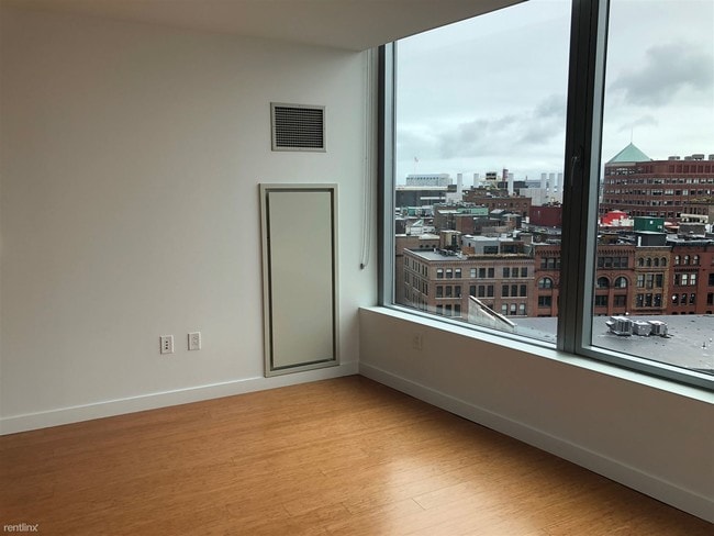 Building Photo - 100 Essex St
