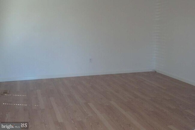 Building Photo - 443 Heather Ridge Dr
