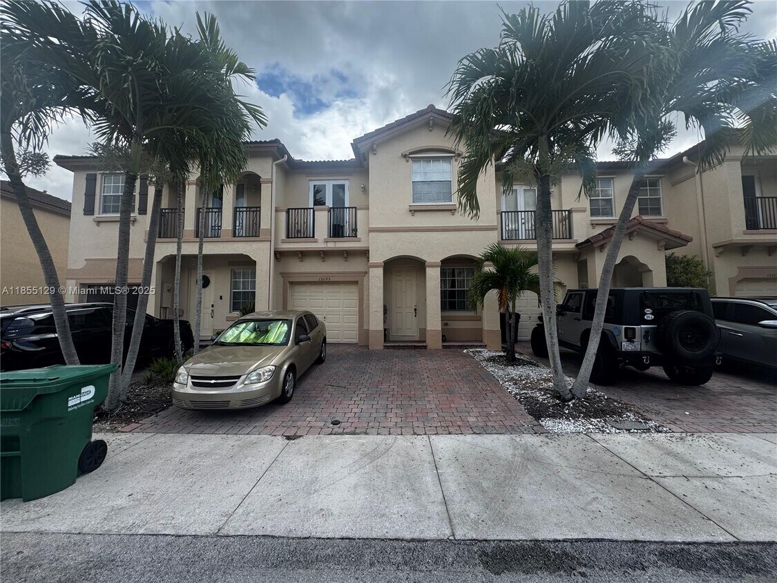 Foto principal - 13295 SW 128th St