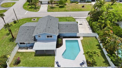Building Photo - 3905 Flag Dr