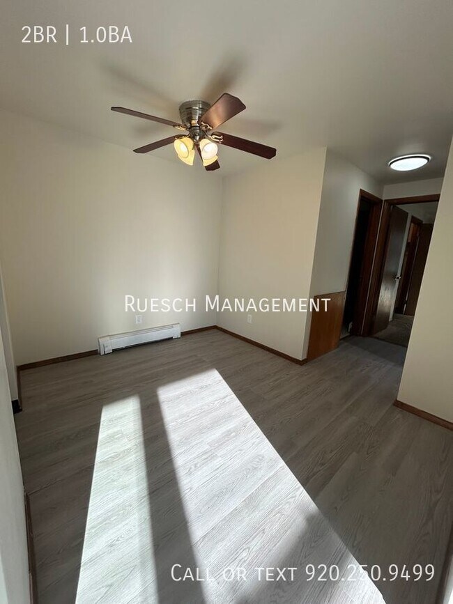 Building Photo - Charming 2 Bedroom 1 Bathroom Upper