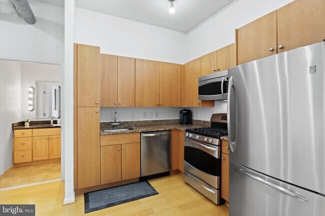 Building Photo - 811 4th St NW