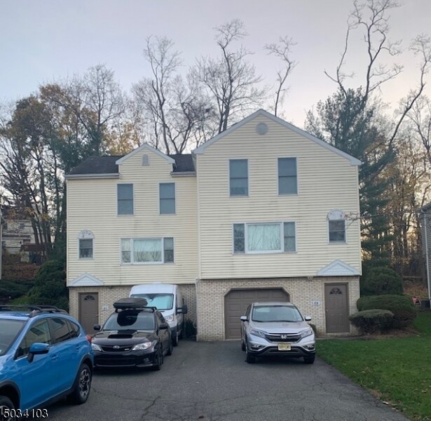 6 Magnolia Ct, Madison, NJ 07940 Townhome Rentals in Madison NJ