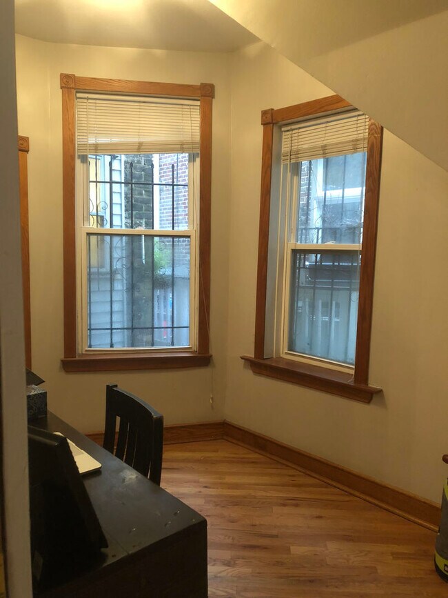 Building Photo - 1210 N Marion Ct
