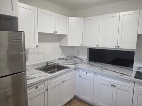 Building Photo - 251 NE 187th St