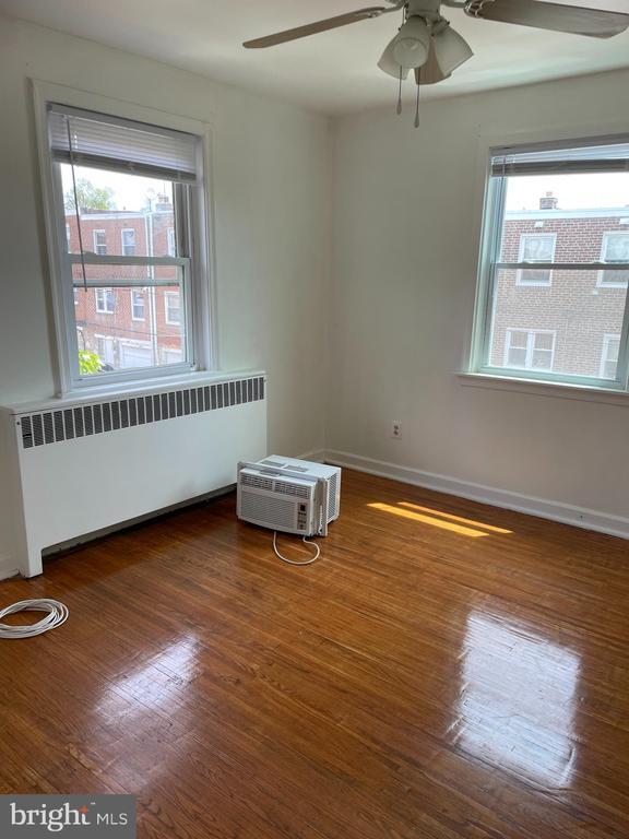 Foto del edificio - 6323 Sylvester St