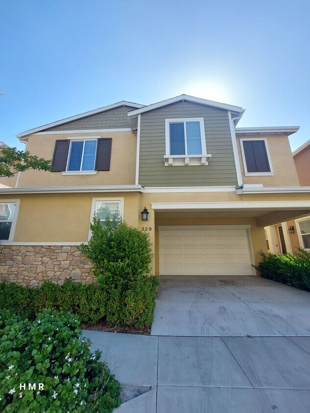 Foto principal - Charming 4 bed 2.5 bath in Anaheim! MUST S...