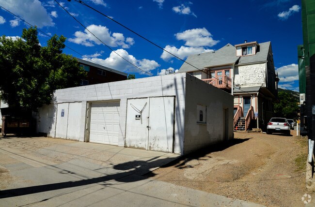 Building Photo - 1080 13th St