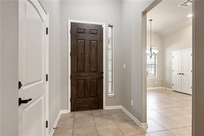Foto del edificio - 2812 Granite Hill Cove