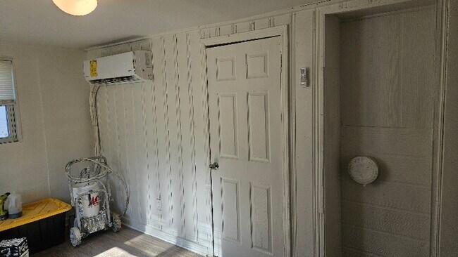 Foto del edificio - 1372 Ridge Rd