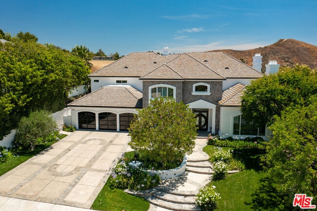Building Photo - 5404 Wellesley Dr