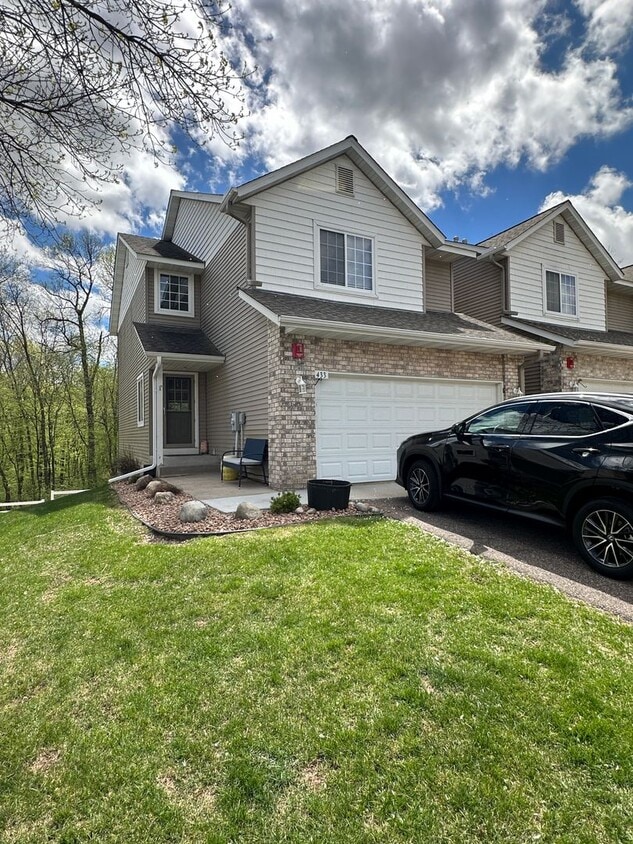 433 Pleasant Ln, Chaska, MN 55318 Townhome Rentals in Chaska MN