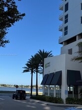 Building Photo - 1551 N Flagler Dr