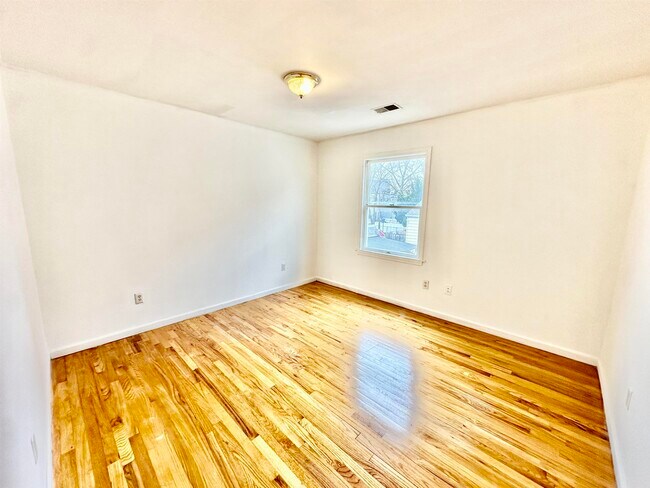 Foto del edificio - 53 Williams Ave