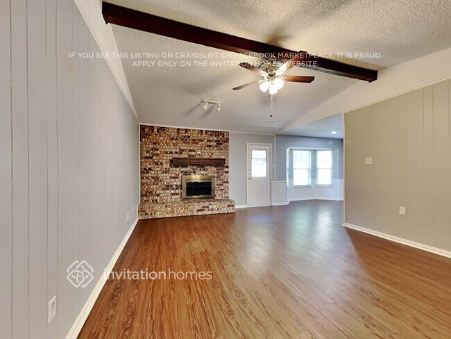 Foto del edificio - 6476 Green Ridge Dr