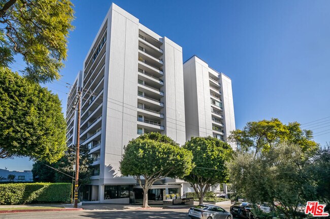 Foto del edificio - 1100 Alta Loma Rd