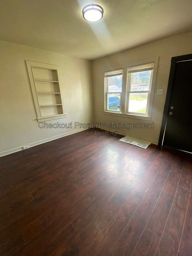 Building Photo - 3032 Tennyson Ave
