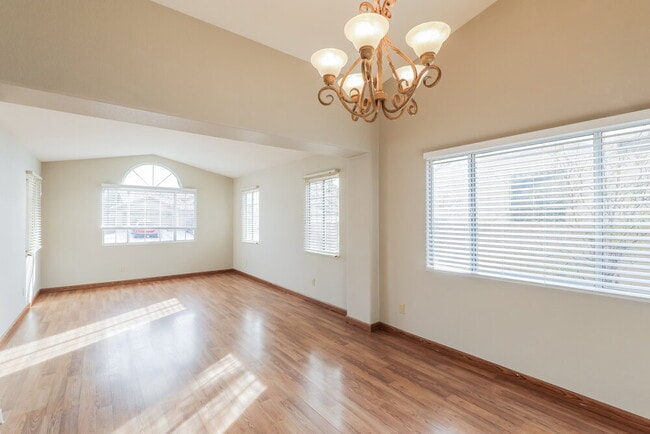 Building Photo - 8915 N Veridian Dr