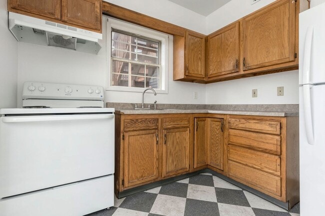 Photo - 705 M St Apartment