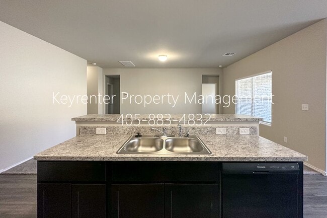 Photo - Gorgeous 4 Bed 2 Bath Home in Heart Of Yukon!