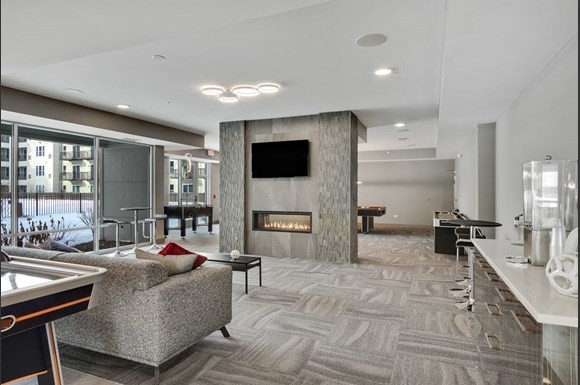 Foto del edificio - 400 Renaissance Blvd
