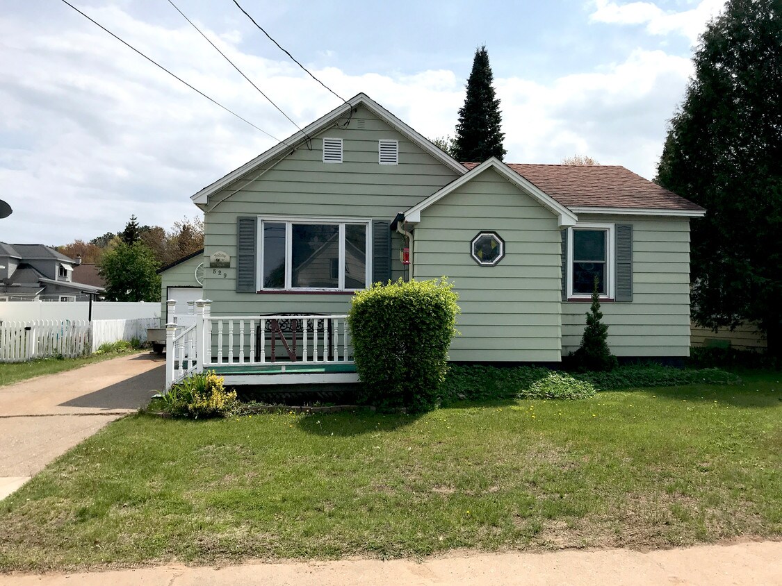 529 Center St, Marquette, MI 49855 House for Rent in Marquette, MI