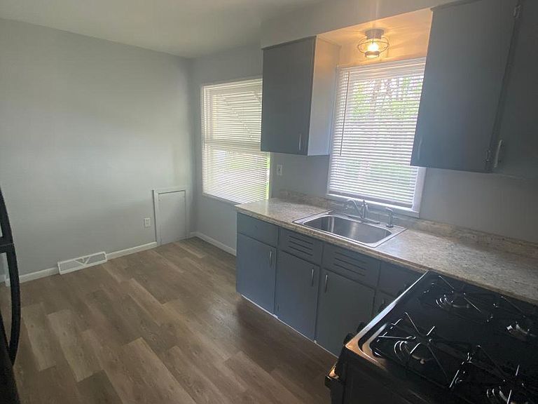 Foto principal - 12325 Crest Ave