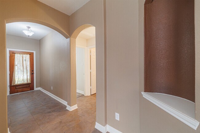 Building Photo - 18123 Almond Place Lane