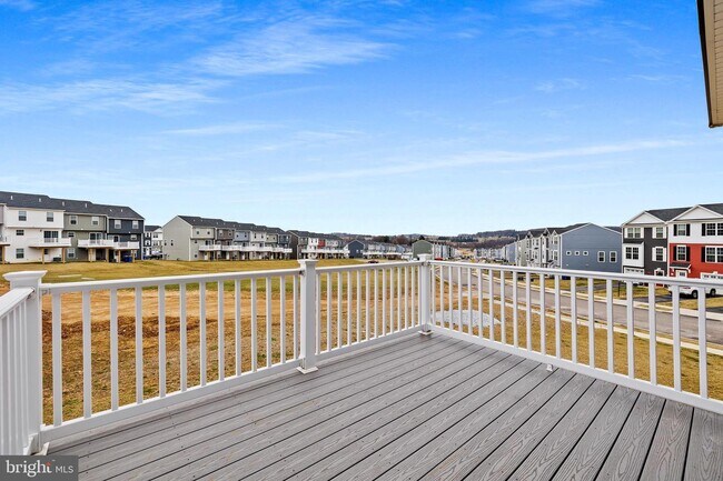 Building Photo - 222 Cadbury Dr