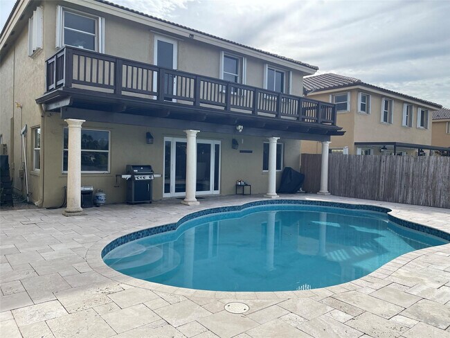 Foto del edificio - 414 SW 205th Ave