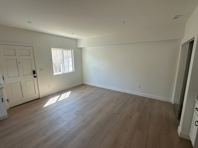 Foto del edificio - 682 N Cambridge St