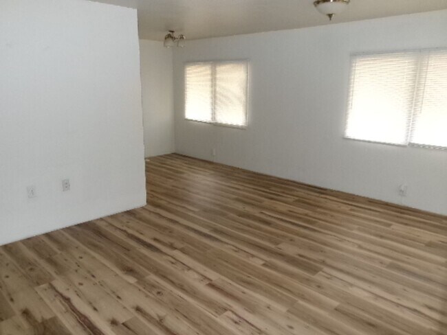 Foto del edificio - Remodeled 2 bed 1 bath with RV space