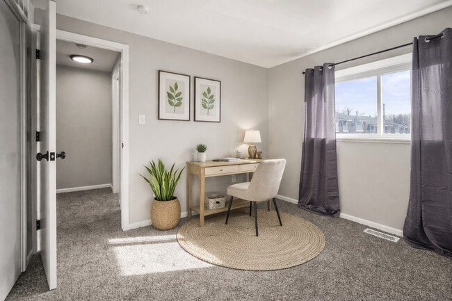 Building Photo - Truman Estates