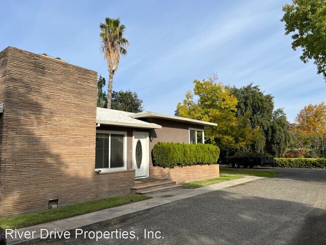 Building Photo - 3 br, 3 bath House - 1161 WN Bear Creek Drive