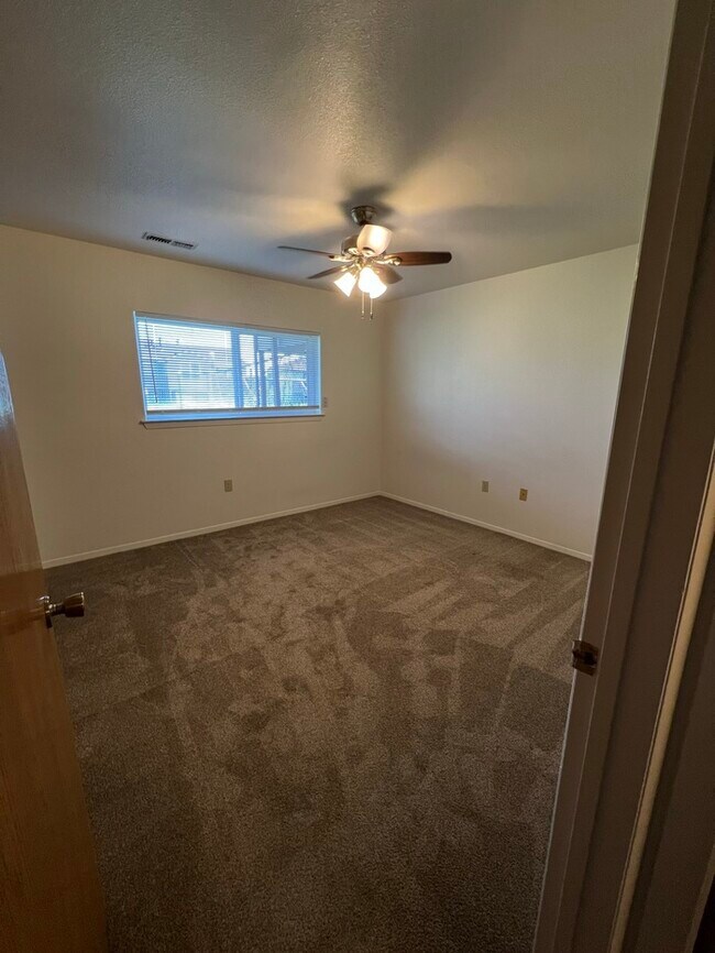 Building Photo - 285 Dunn Ct