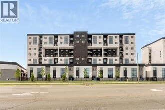 Building Photo - 4400 Laurier Pkwy