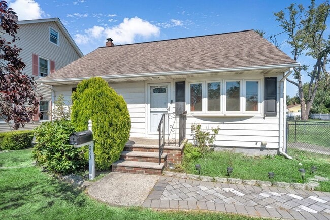 Building Photo - 253 Fairmount Ave