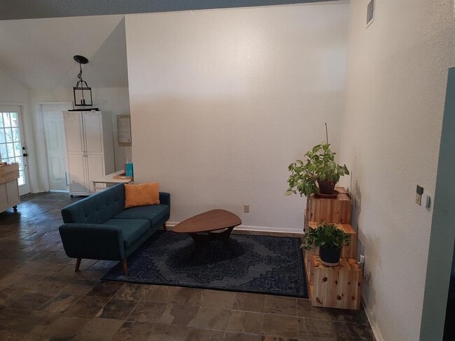 Building Photo - 2223 Greencove Ln