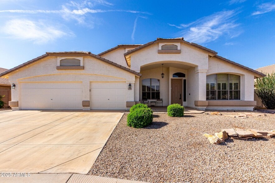 Foto principal - 2230 E Whitten St
