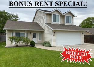 Building Photo - 808 Acacia Ln