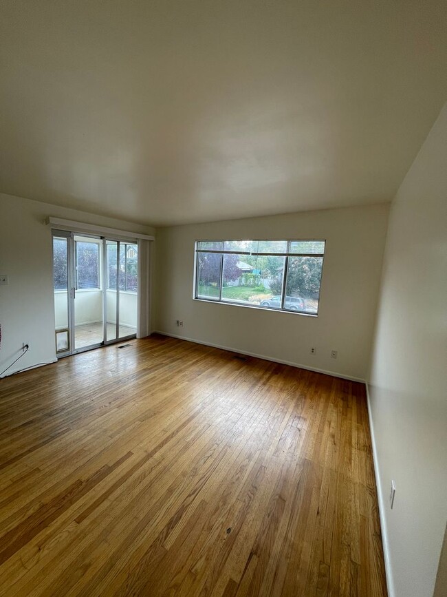 Building Photo - 1824 S 1100 E