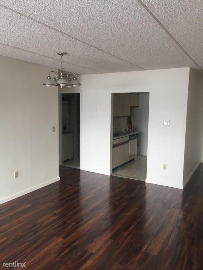 Building Photo - 66 Crisfield St